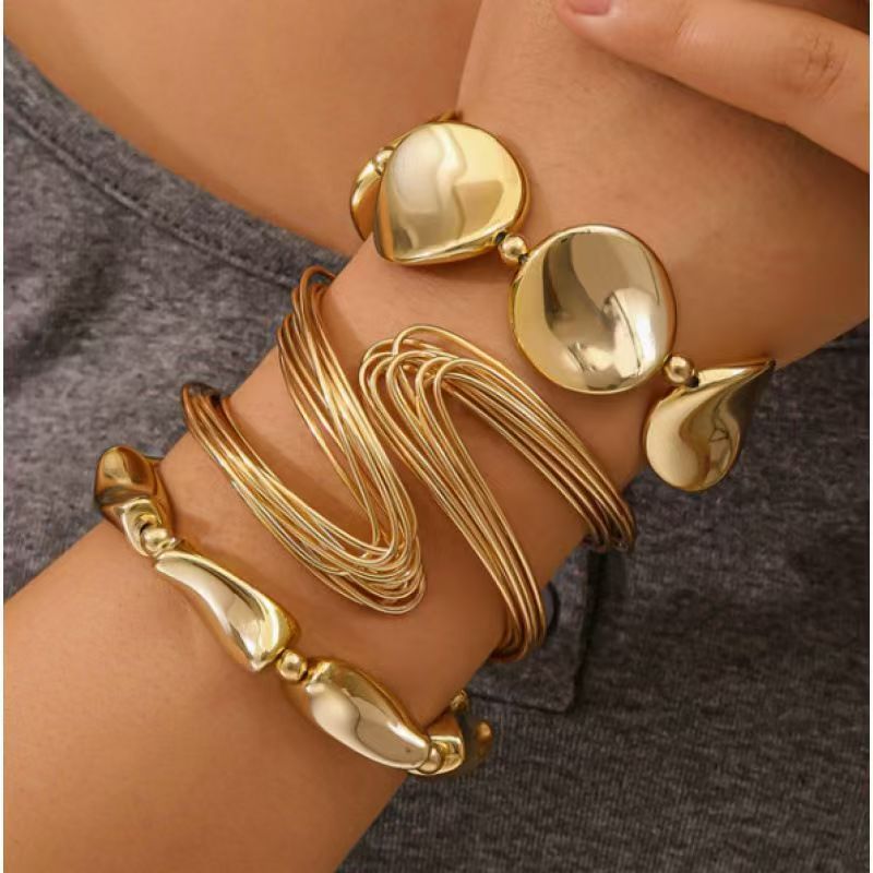 Retro Asymmetric Metal Bracelet With A Niche High-end Design