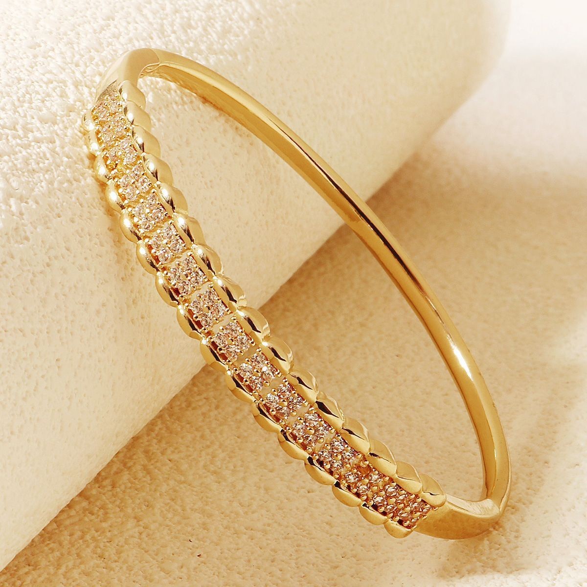 Starry Sky Zircon-Encrusted Bicolor Yellow And White Bracelet