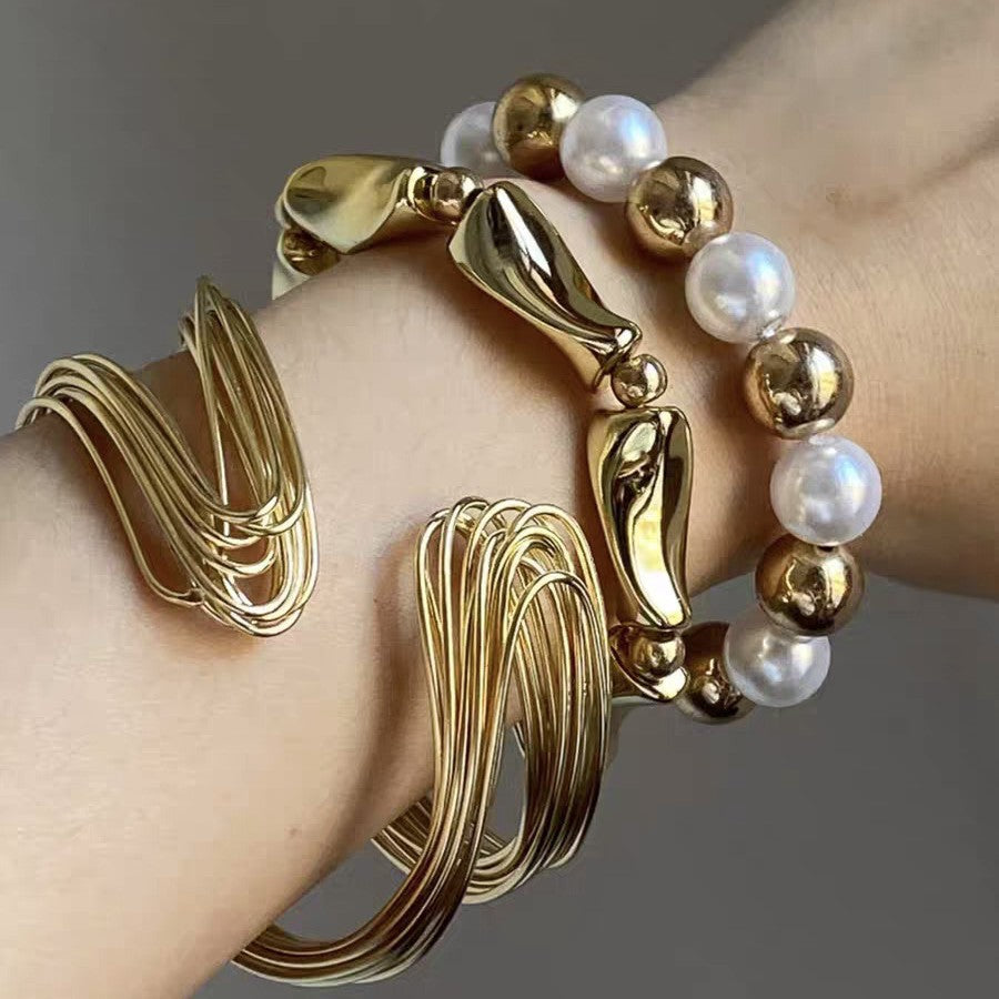 Retro Asymmetric Metal Bracelet With A Niche High-end Design